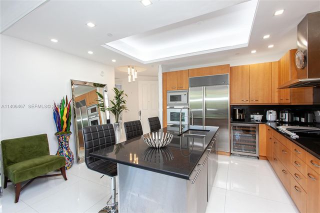 6000 Island Boulevard 104, Aventura, FL 33160