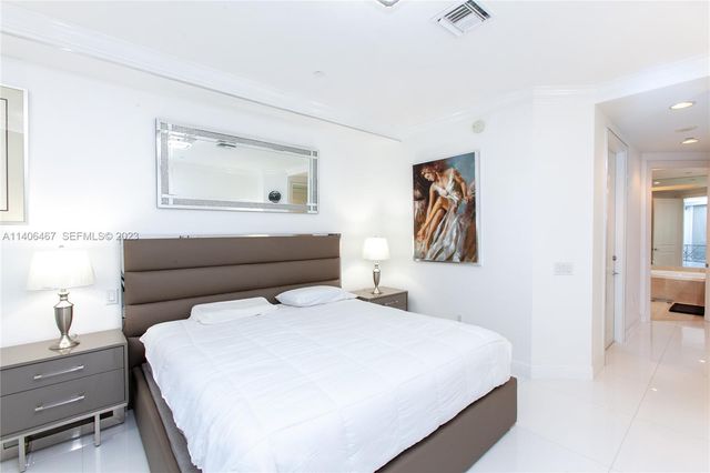 6000 Island Boulevard 104, Aventura, FL 33160