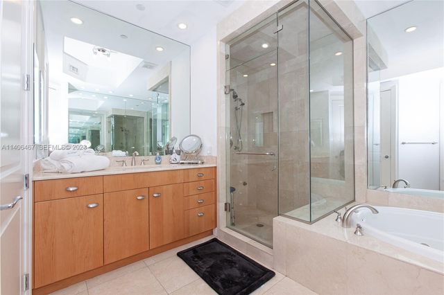 6000 Island Boulevard 104, Aventura, FL 33160