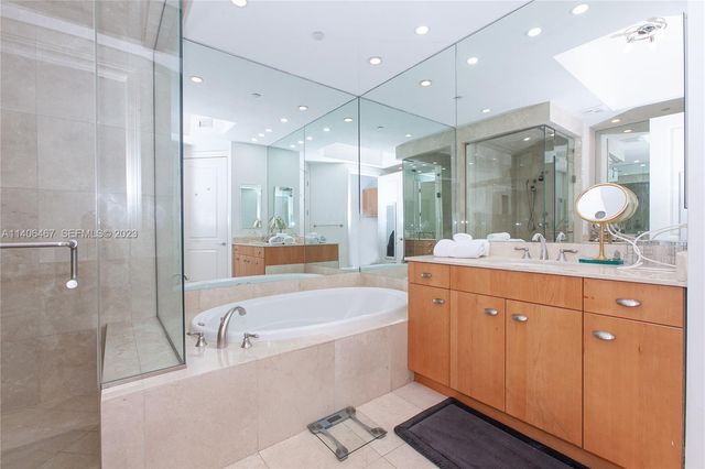 6000 Island Boulevard 104, Aventura, FL 33160