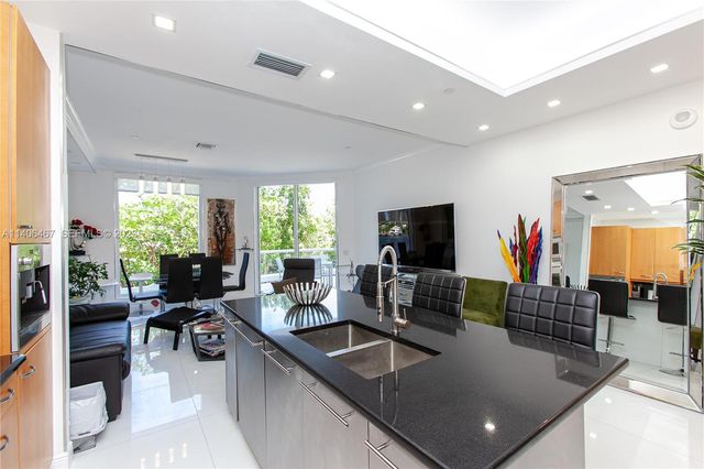 6000 Island Boulevard 104, Aventura, FL 33160