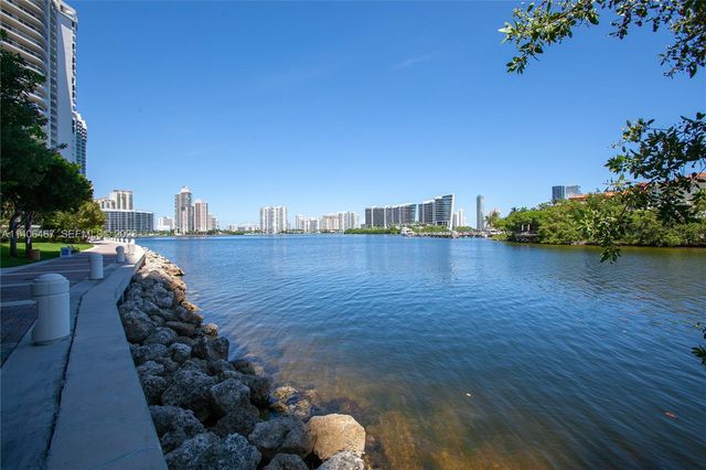 6000 Island Boulevard 104, Aventura, FL 33160