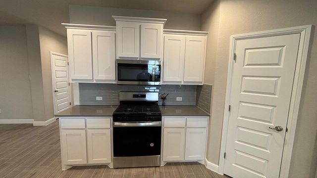 1905 JACKSON Street, Cleburne, TX 76033