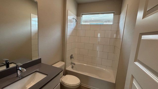 1905 JACKSON Street, Cleburne, TX 76033