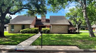 1809 Hawthorn Drive, Richmond, TX 77469