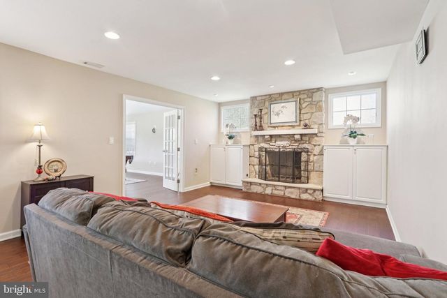 923 PICKERING DR, Yardley, PA 19067