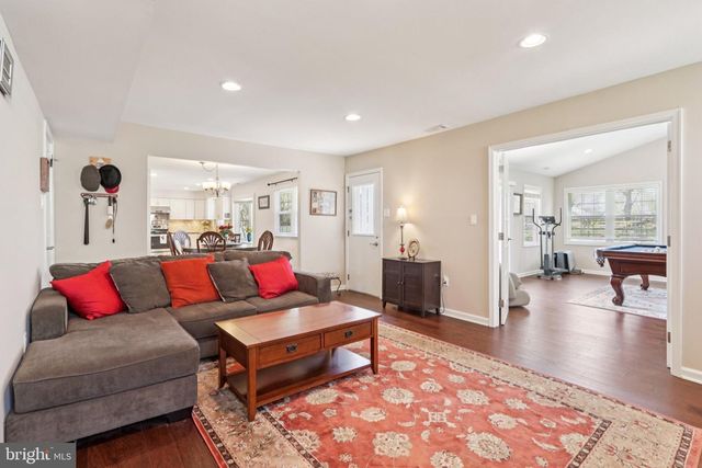 923 PICKERING DR, Yardley, PA 19067