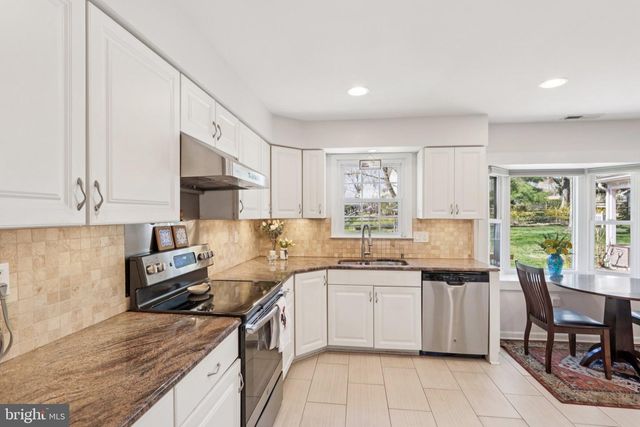 923 PICKERING DR, Yardley, PA 19067