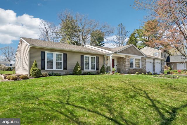 923 PICKERING DR, Yardley, PA 19067