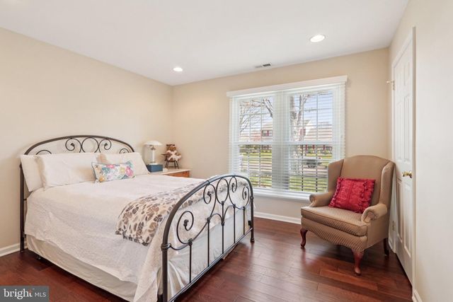 923 PICKERING DR, Yardley, PA 19067