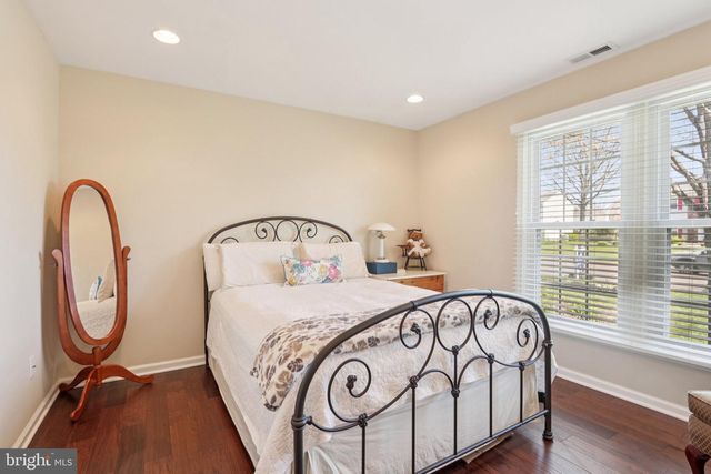 923 PICKERING DR, Yardley, PA 19067