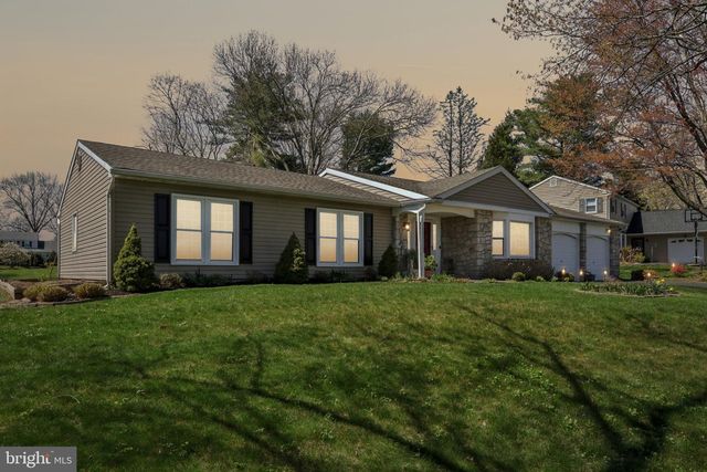 923 PICKERING DR, Yardley, PA 19067