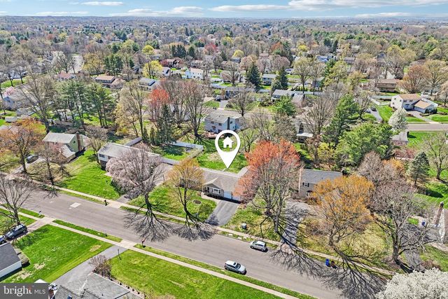 923 PICKERING DR, Yardley, PA 19067