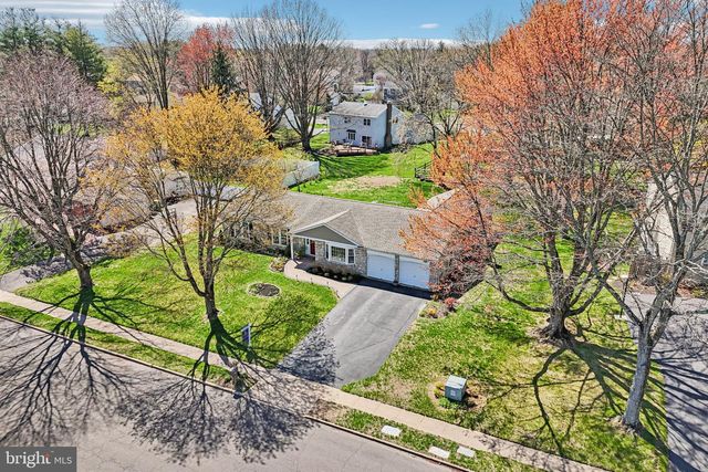 923 PICKERING DR, Yardley, PA 19067