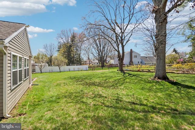 923 PICKERING DR, Yardley, PA 19067