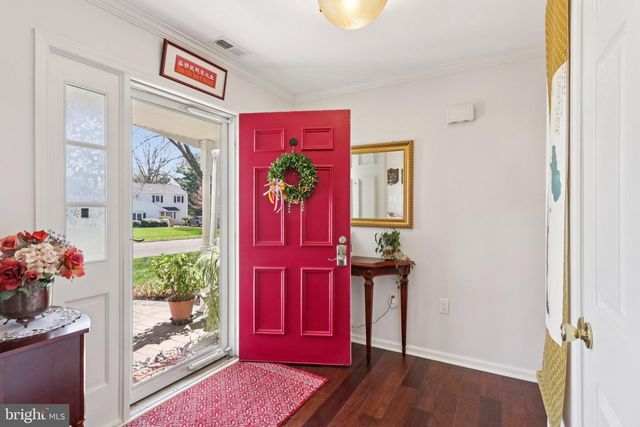 923 PICKERING DR, Yardley, PA 19067