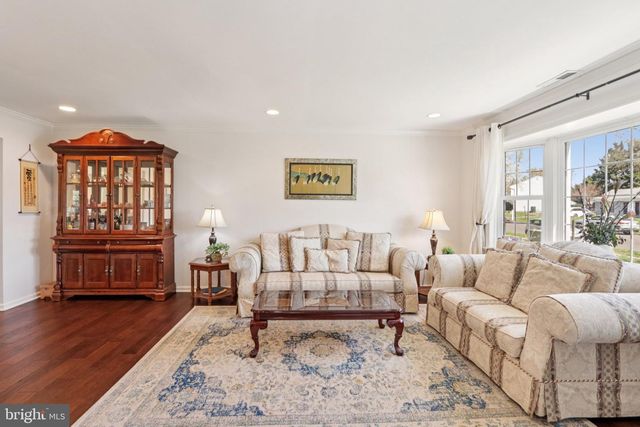 923 PICKERING DR, Yardley, PA 19067