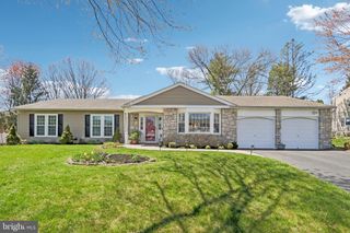 923 PICKERING DR, Yardley, PA 19067