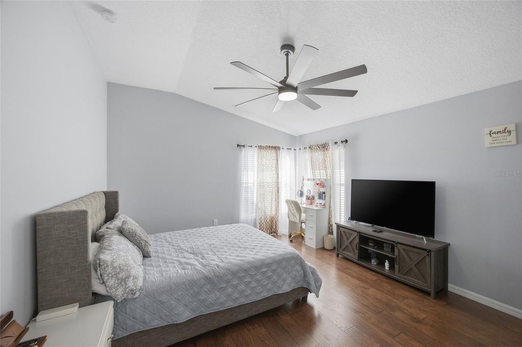 Image 15 of property listing at 7206 HAMILTON PARK BOULEVARD, Tampa, FL 33615