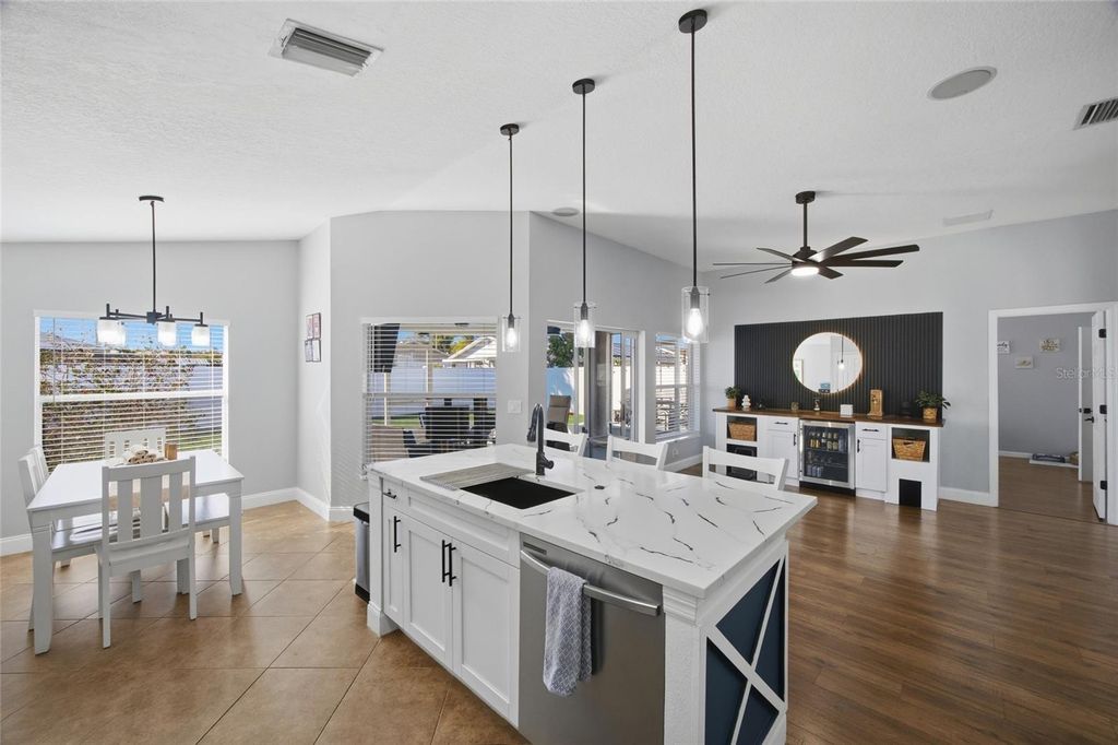 Image 10 of property listing at 7206 HAMILTON PARK BOULEVARD, Tampa, FL 33615