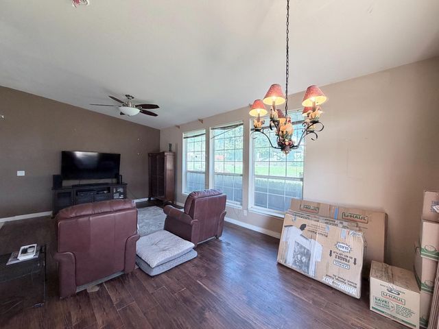 2055 Candlelight Dr, Somerset, CA 95684