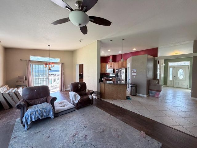 2055 Candlelight Dr, Somerset, CA 95684