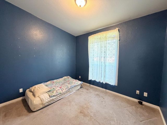 2055 Candlelight Dr, Somerset, CA 95684