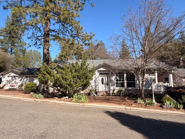 2055 Candlelight Dr, Somerset, CA 95684