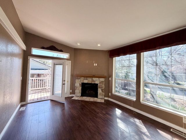 2055 Candlelight Dr, Somerset, CA 95684