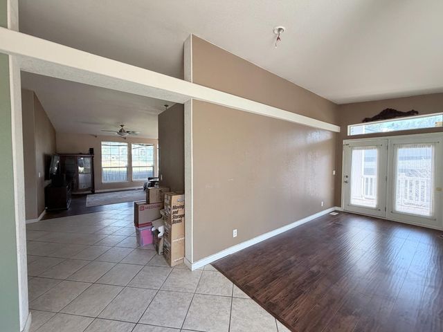 2055 Candlelight Dr, Somerset, CA 95684