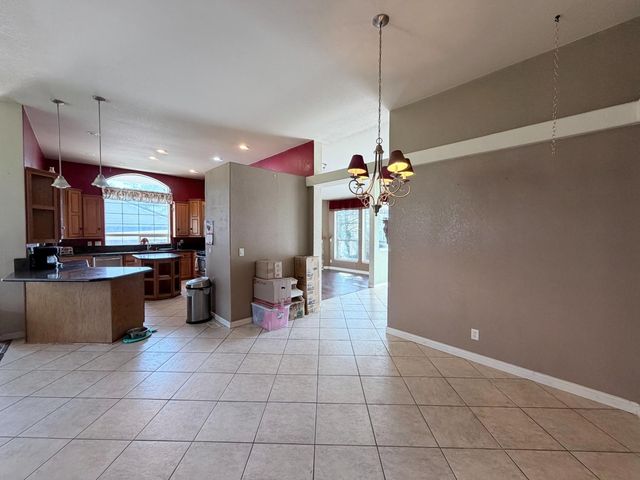 2055 Candlelight Dr, Somerset, CA 95684