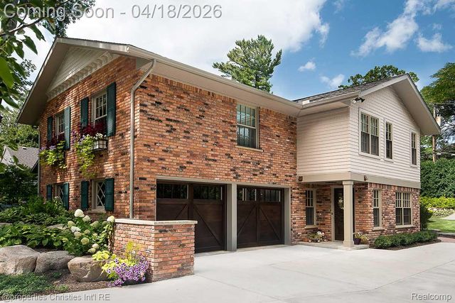 3648 Halla Lane, Bloomfield Hills, MI 48301