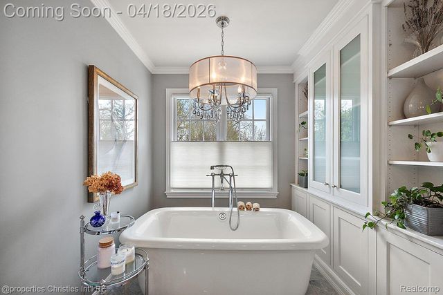 3648 Halla Lane, Bloomfield Hills, MI 48301