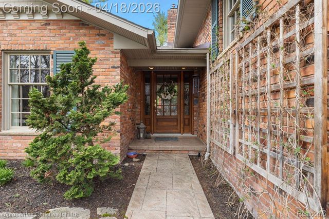3648 Halla Lane, Bloomfield Hills, MI 48301