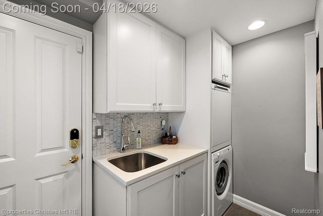 3648 Halla Lane, Bloomfield Hills, MI 48301