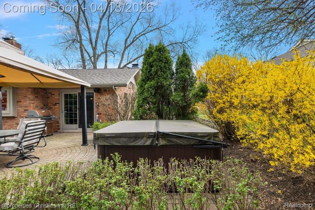 3648 Halla Lane, Bloomfield Hills, MI 48301