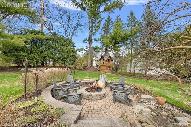 3648 Halla Lane, Bloomfield Hills, MI 48301
