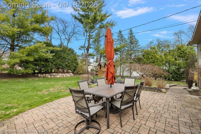 3648 Halla Lane, Bloomfield Hills, MI 48301