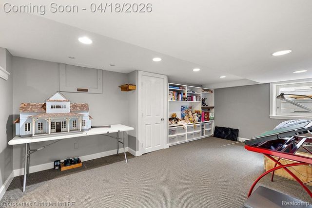 3648 Halla Lane, Bloomfield Hills, MI 48301