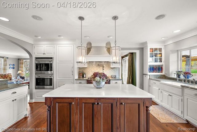 3648 Halla Lane, Bloomfield Hills, MI 48301