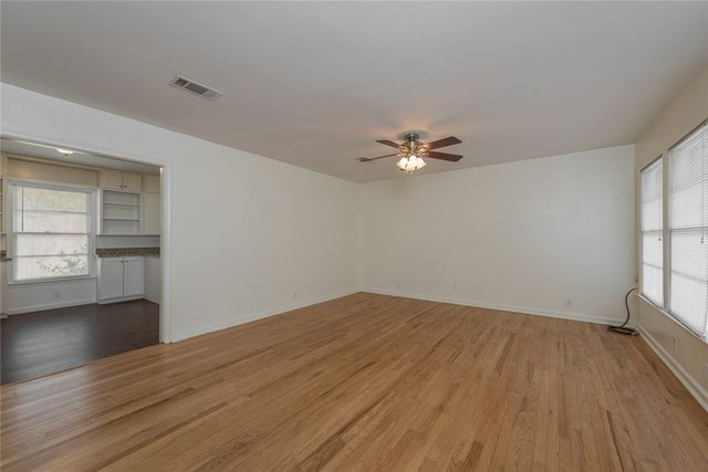 708 Broadmoor Drive, Bryan, TX 77802