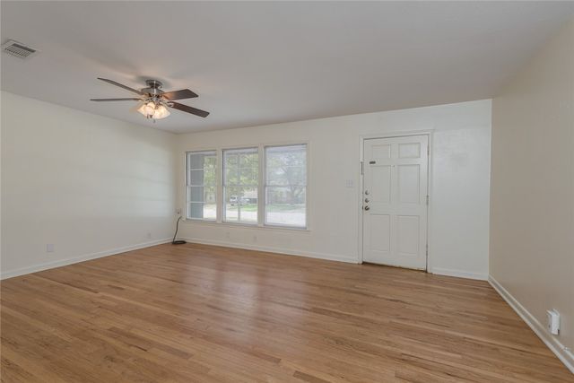 708 Broadmoor Drive, Bryan, TX 77802