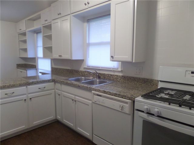708 Broadmoor Drive, Bryan, TX 77802