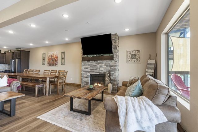 85 David Shawn Drive, Indian Point, MO 65616