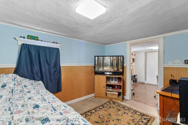 28 WILDWOOD Avenue, Fords, NJ 08863