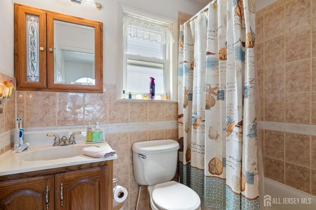 28 WILDWOOD Avenue, Fords, NJ 08863