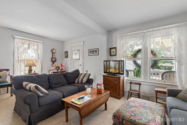 28 WILDWOOD Avenue, Fords, NJ 08863