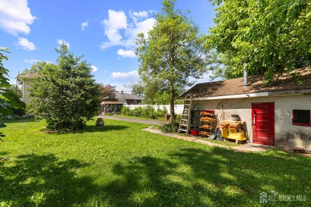 28 WILDWOOD Avenue, Fords, NJ 08863