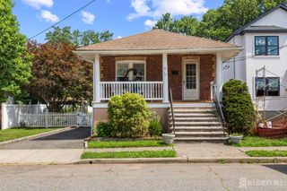 28 WILDWOOD Avenue, Fords, NJ 08863