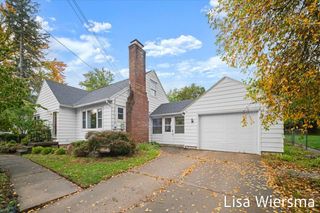 543 Fairfield Avenue, Grand Rapids, MI 49504